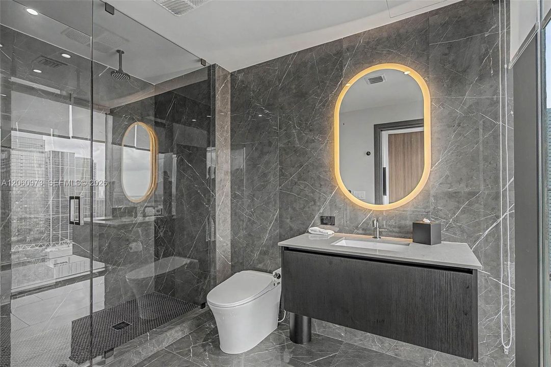 В аренду: $8,500 (2 спален, 2 ванн, 700 Квадратных фут)