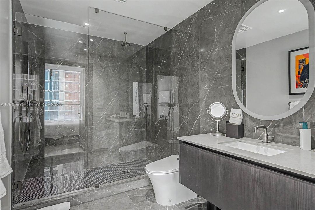 В аренду: $8,500 (2 спален, 2 ванн, 700 Квадратных фут)