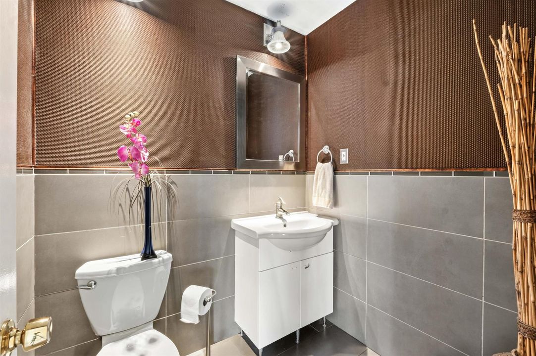 9437 NW 46th Ct_022