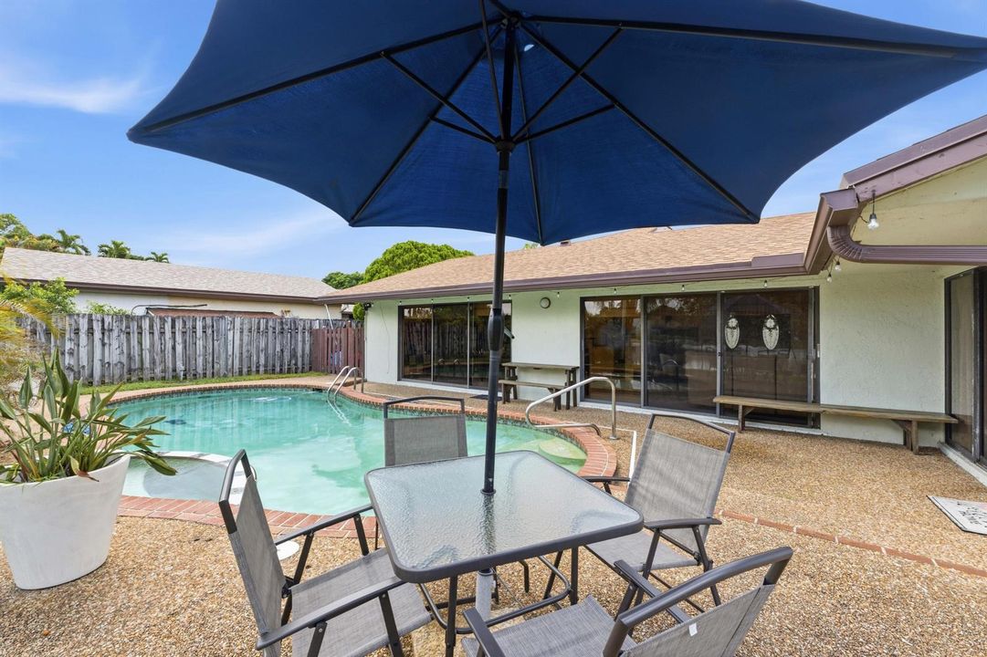 9437 NW 46th Ct_042