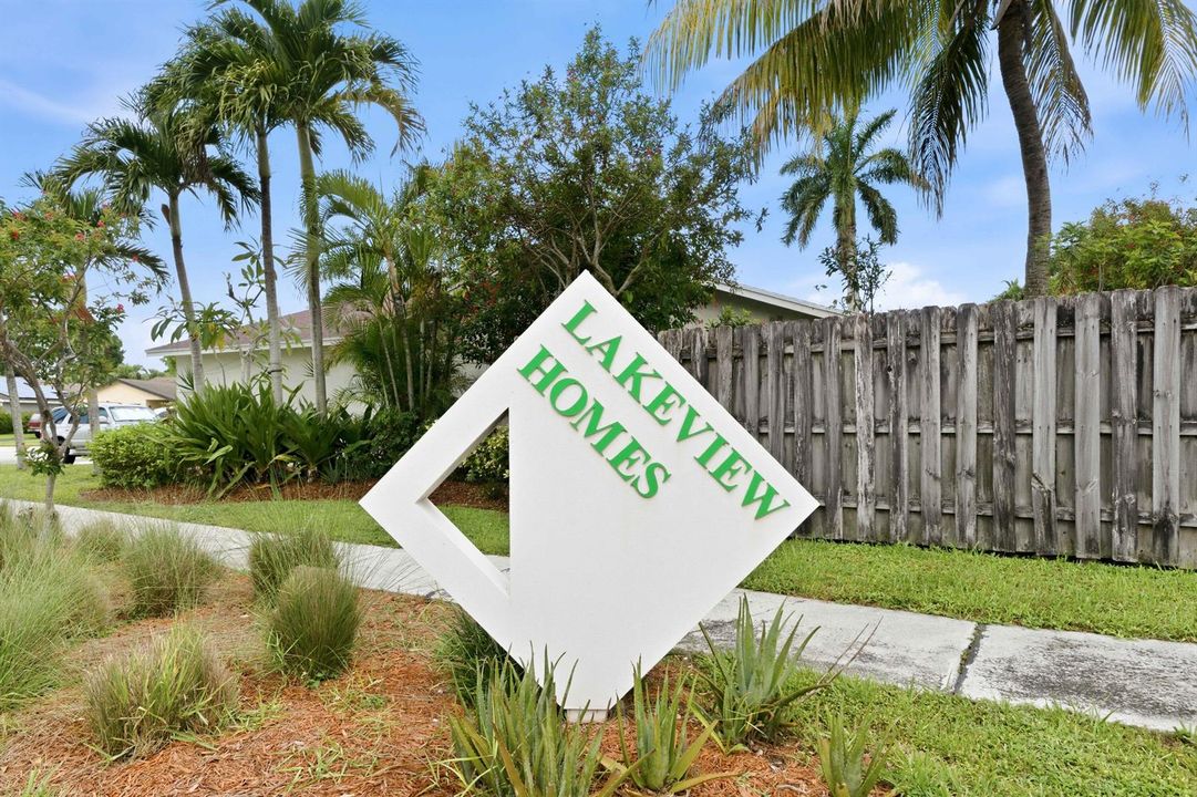 9437 NW 46th Ct_045