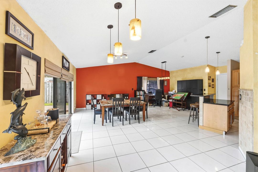 9437 NW 46th Ct_032