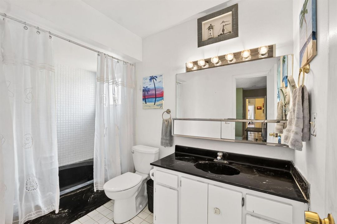 9437 NW 46th Ct_017