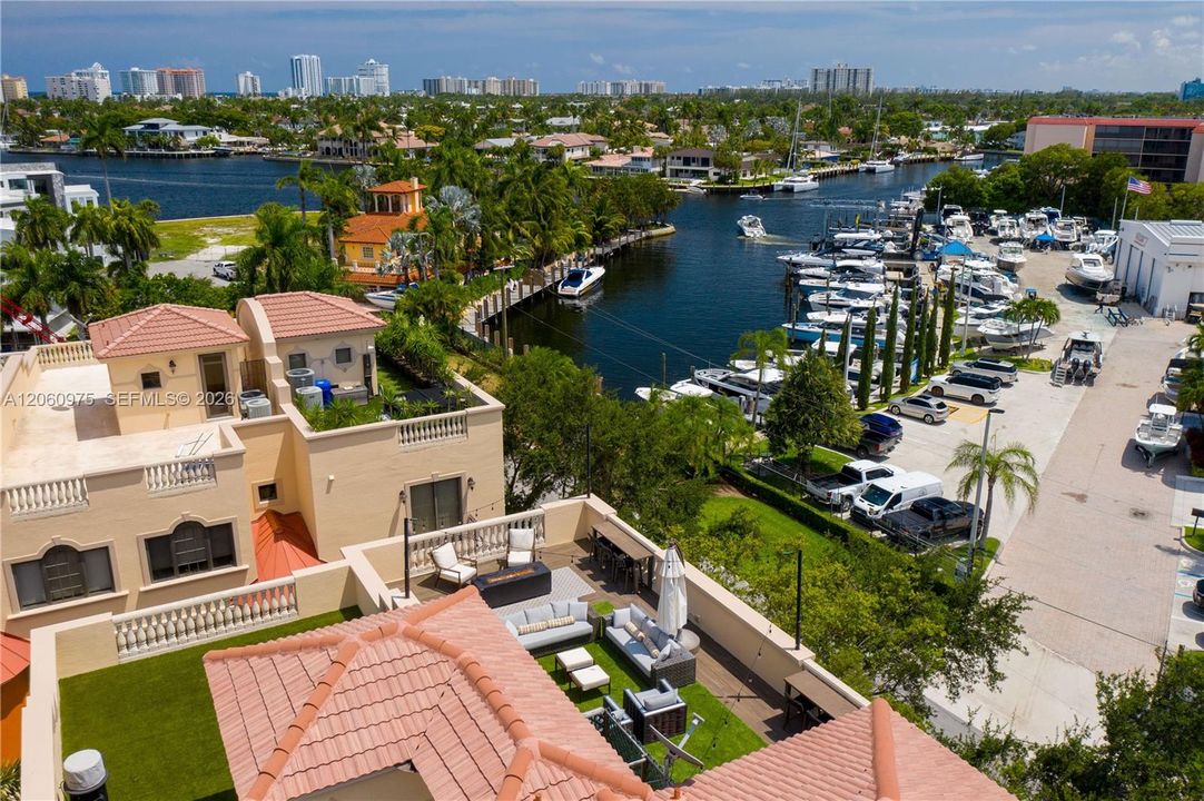 На продажу: $1,485,000 (3 спален, 3 ванн, 3082 Квадратных фут)