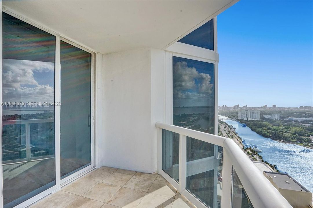 В аренду: $6,900 (2 спален, 2 ванн, 1380 Квадратных фут)