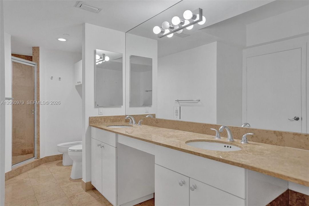 В аренду: $6,900 (2 спален, 2 ванн, 1380 Квадратных фут)