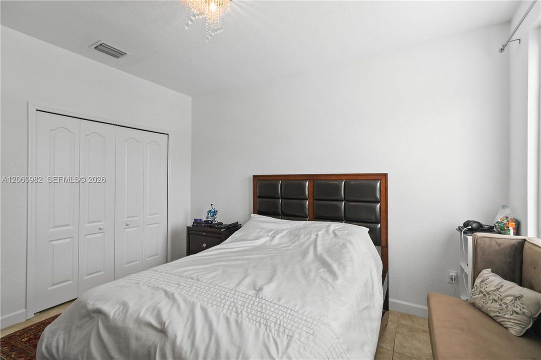 В аренду: $5,959 (5 спален, 3 ванн, 2342 Квадратных фут)