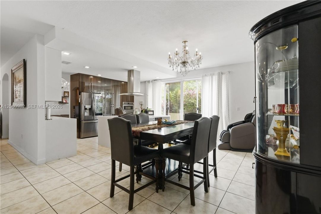 В аренду: $5,959 (5 спален, 3 ванн, 2342 Квадратных фут)