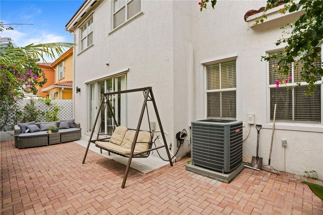 В аренду: $5,959 (5 спален, 3 ванн, 2342 Квадратных фут)