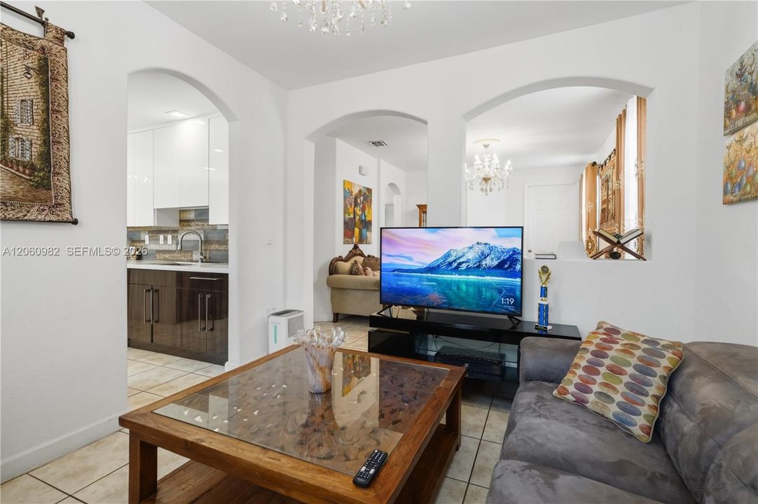 В аренду: $5,959 (5 спален, 3 ванн, 2342 Квадратных фут)