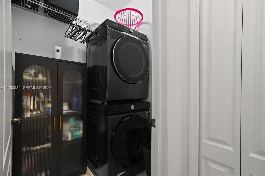 В аренду: $5,959 (5 спален, 3 ванн, 2342 Квадратных фут)