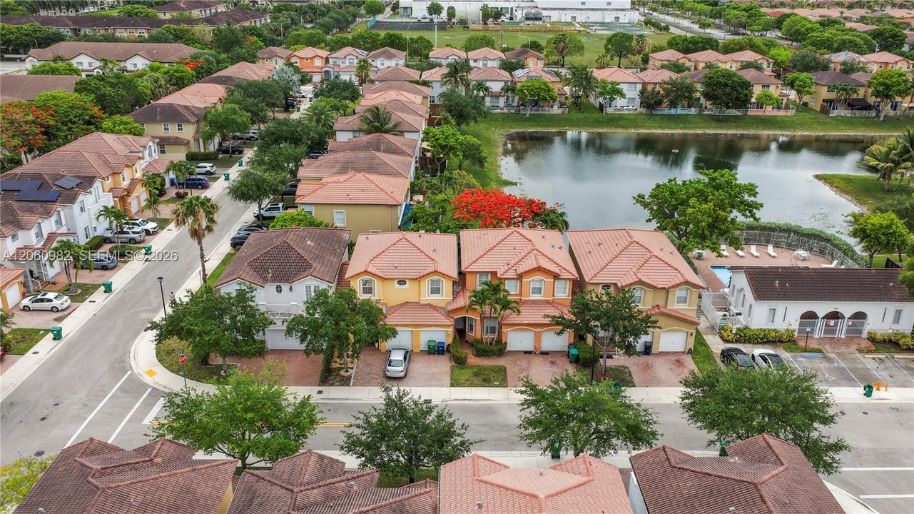В аренду: $5,959 (5 спален, 3 ванн, 2342 Квадратных фут)