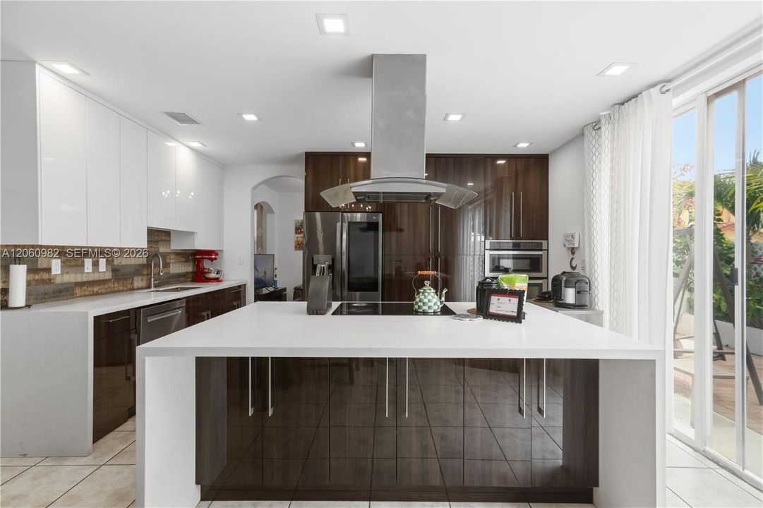В аренду: $5,959 (5 спален, 3 ванн, 2342 Квадратных фут)