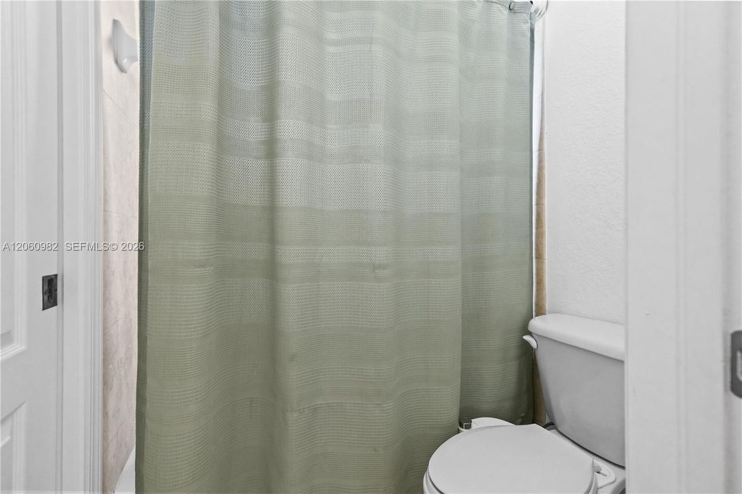В аренду: $5,959 (5 спален, 3 ванн, 2342 Квадратных фут)