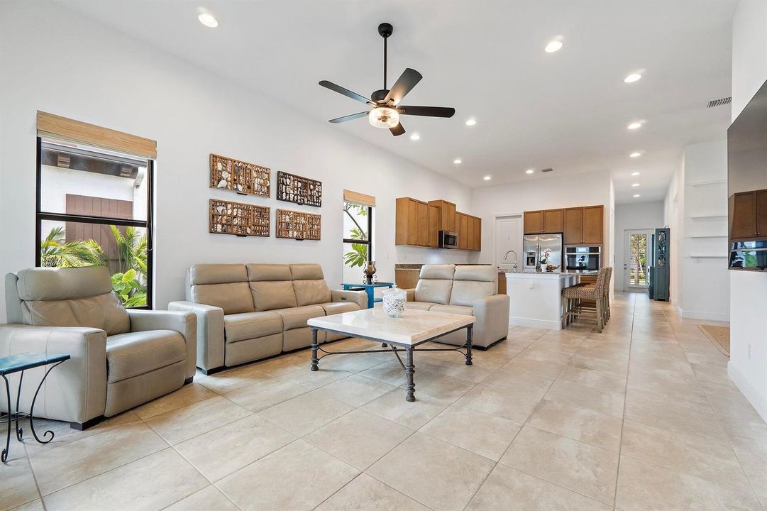 13640 Dumont