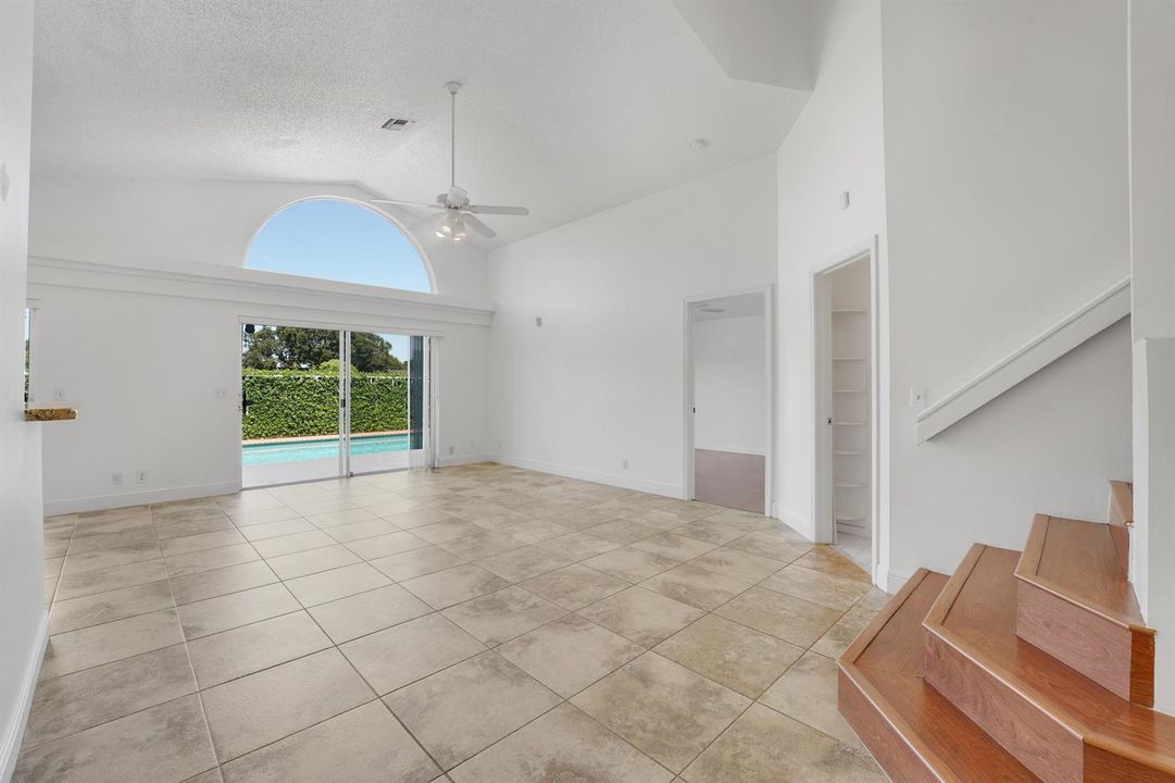 Living / Dining Area