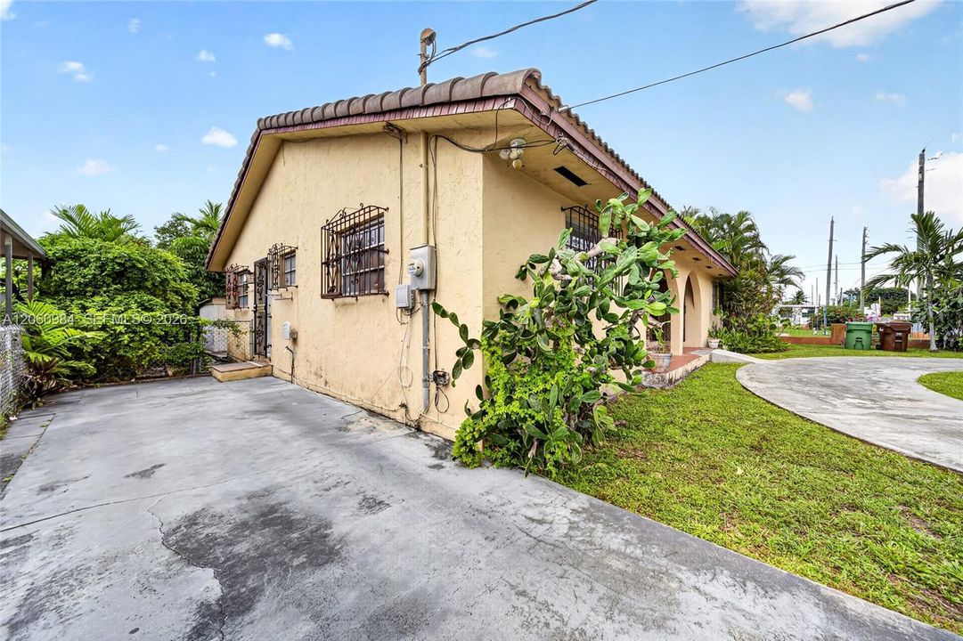 На продажу: $599,000 (3 спален, 2 ванн, 1658 Квадратных фут)