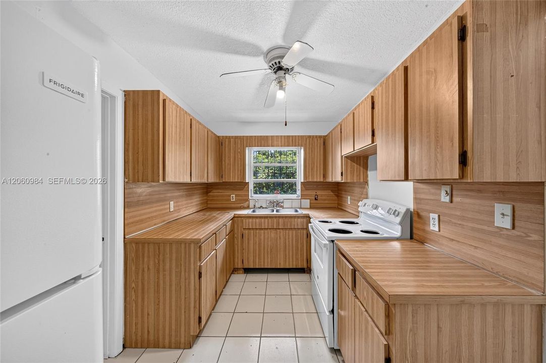 На продажу: $599,000 (3 спален, 2 ванн, 1658 Квадратных фут)