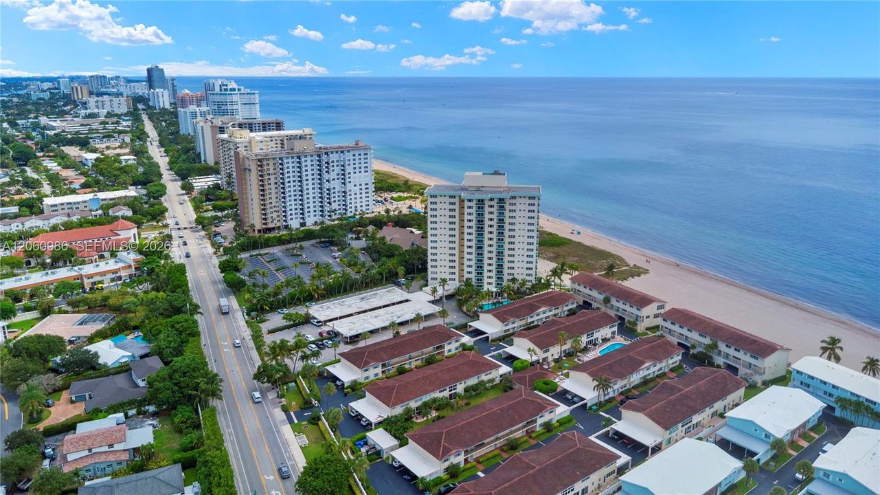 For Sale: $650,000 (2 beds, 2 baths, 904 Square Feet)