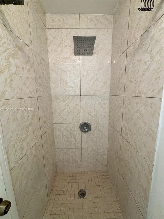 For Rent: $1,500 (1 beds, 1 baths, 1232 Square Feet)