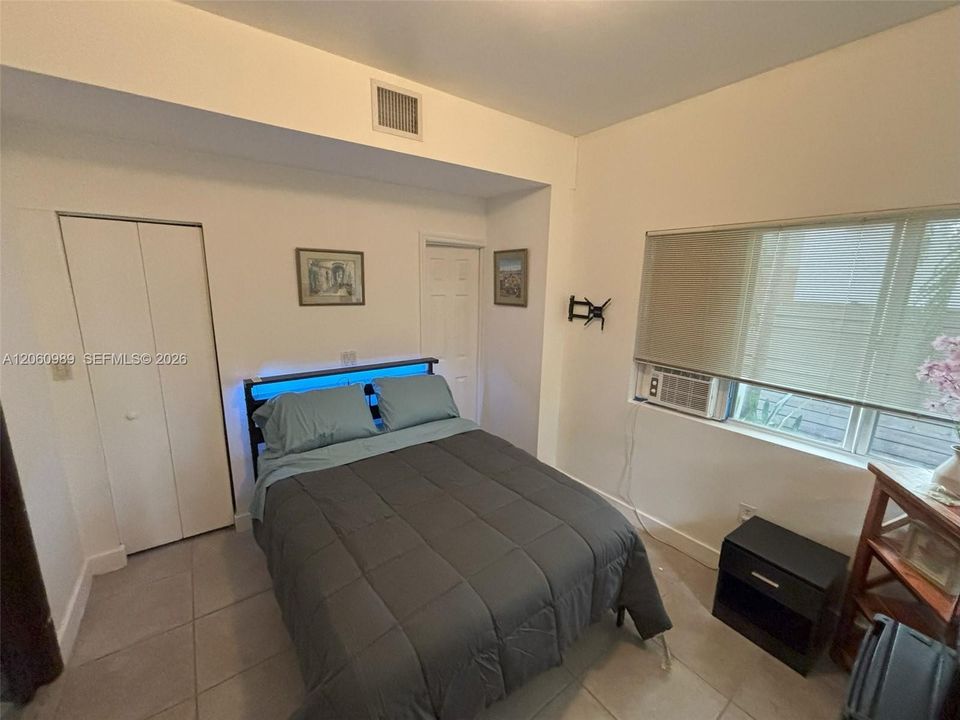 For Rent: $1,500 (1 beds, 1 baths, 1232 Square Feet)