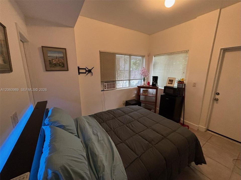 For Rent: $1,500 (1 beds, 1 baths, 1232 Square Feet)