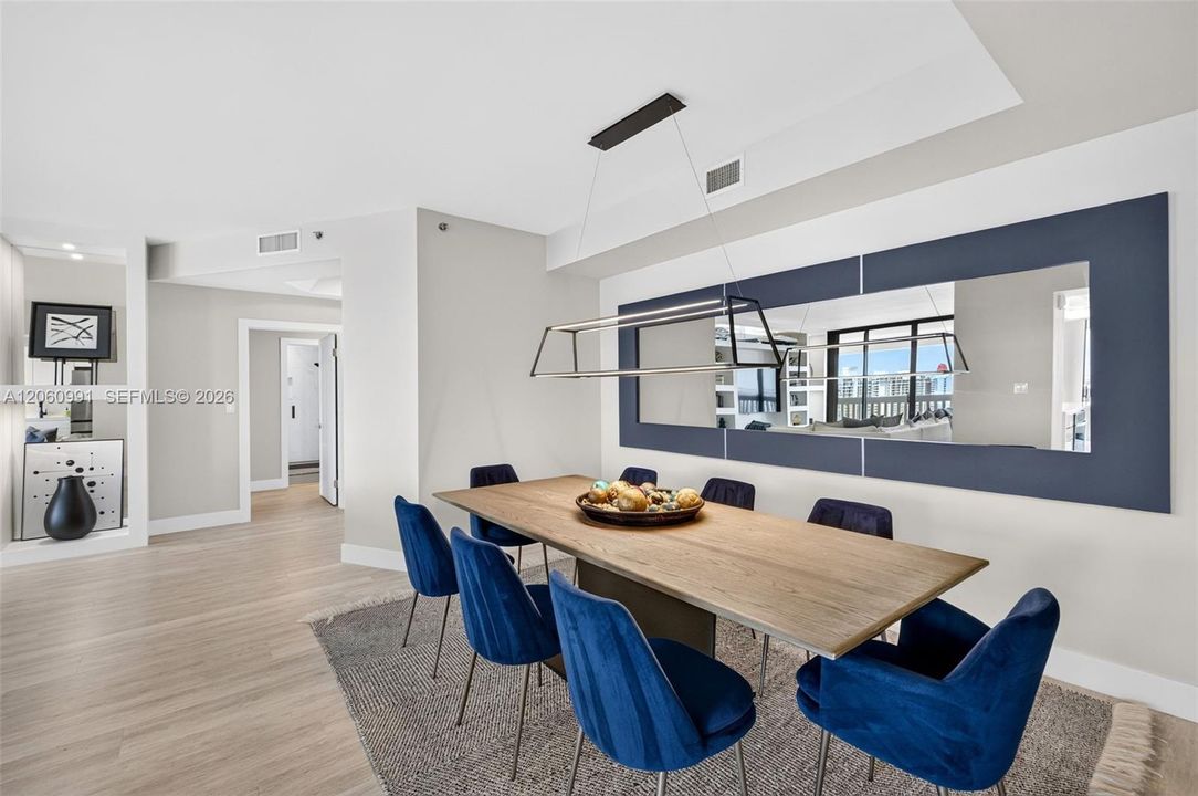 En Venta: $895,000 (2 camas, 2 baños, 1750 Pies cuadrados)