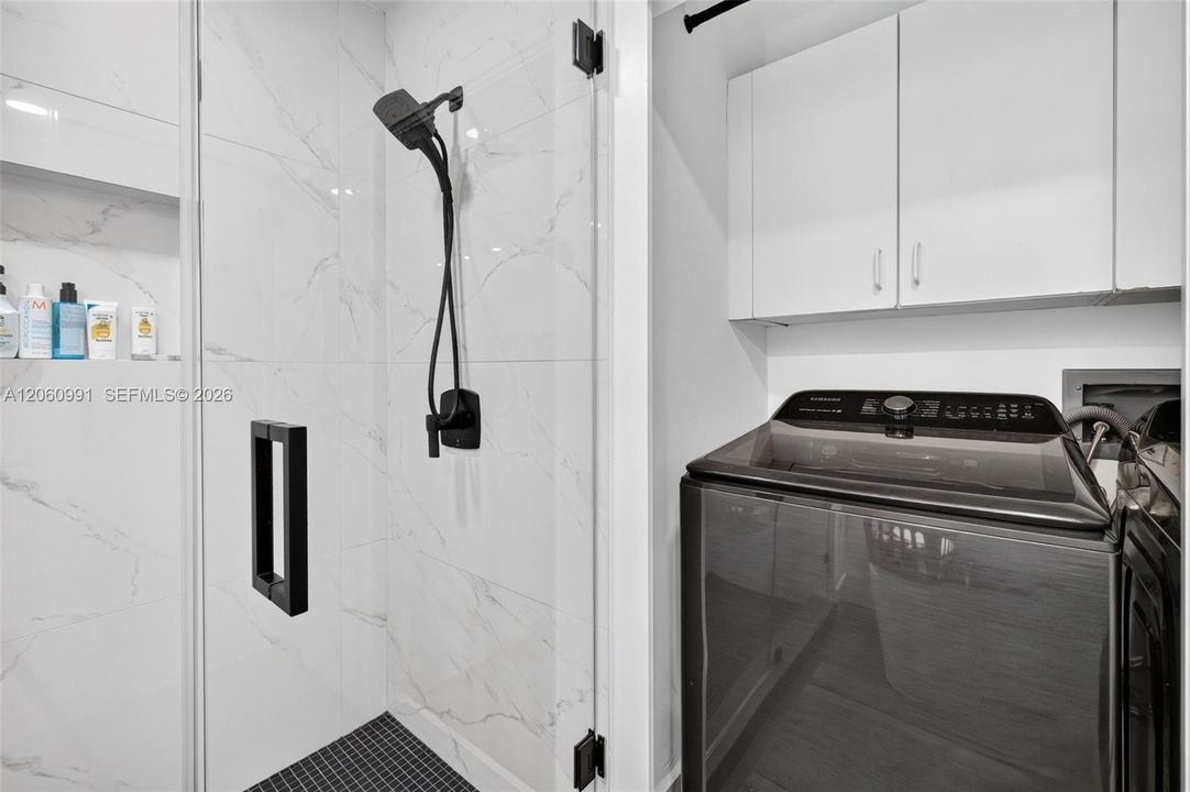 En Venta: $895,000 (2 camas, 2 baños, 1750 Pies cuadrados)
