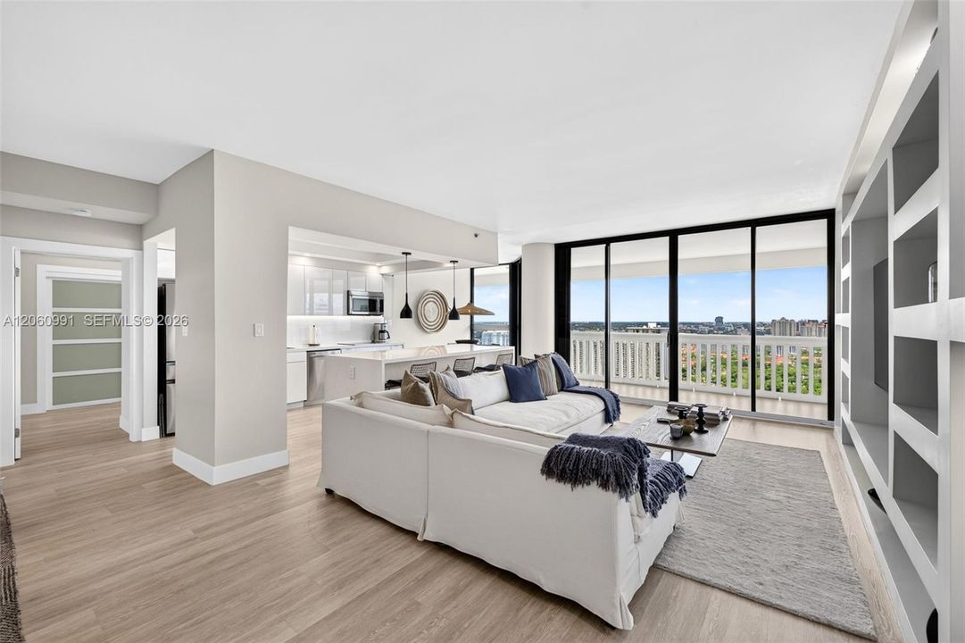 En Venta: $895,000 (2 camas, 2 baños, 1750 Pies cuadrados)