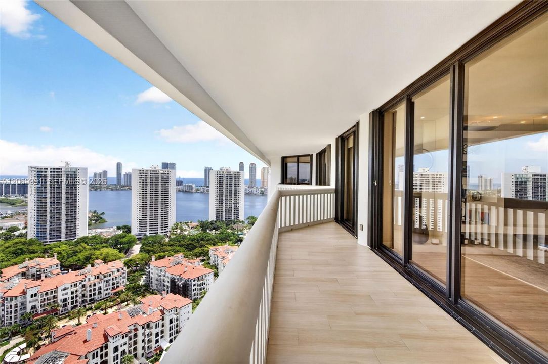En Venta: $895,000 (2 camas, 2 baños, 1750 Pies cuadrados)