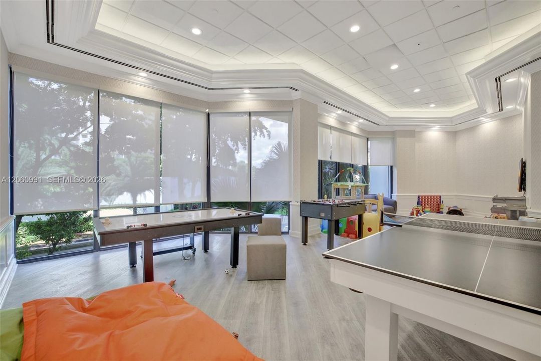 En Venta: $895,000 (2 camas, 2 baños, 1750 Pies cuadrados)