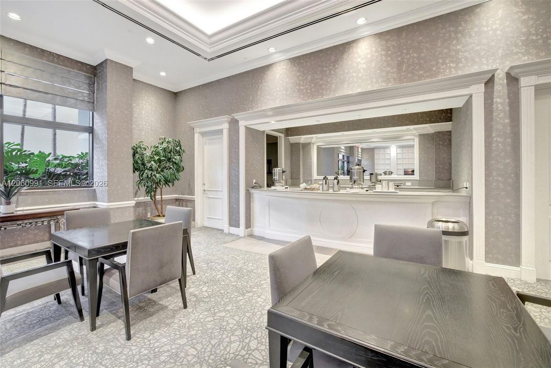 En Venta: $895,000 (2 camas, 2 baños, 1750 Pies cuadrados)