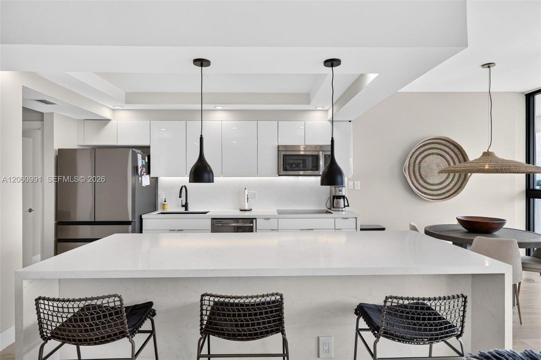 En Venta: $895,000 (2 camas, 2 baños, 1750 Pies cuadrados)