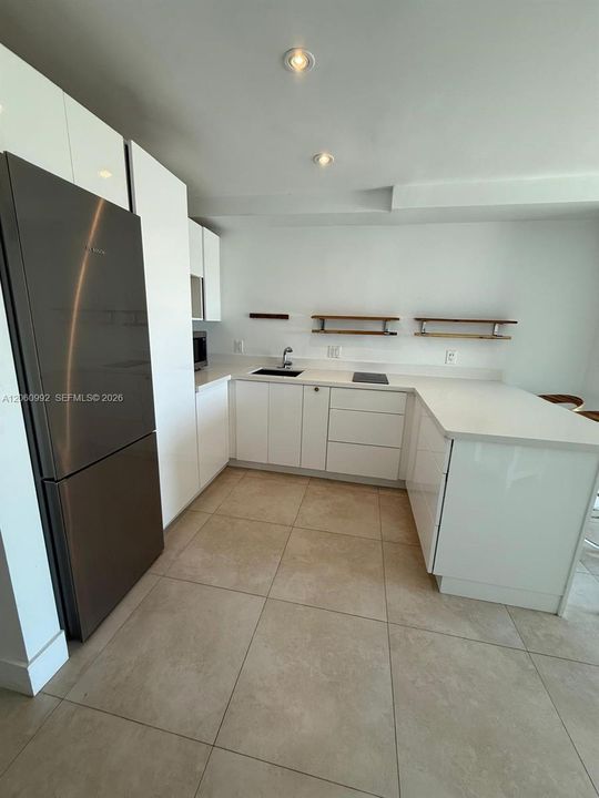 For Rent: $1,300 (0 beds, 1 baths, 350 Square Feet)