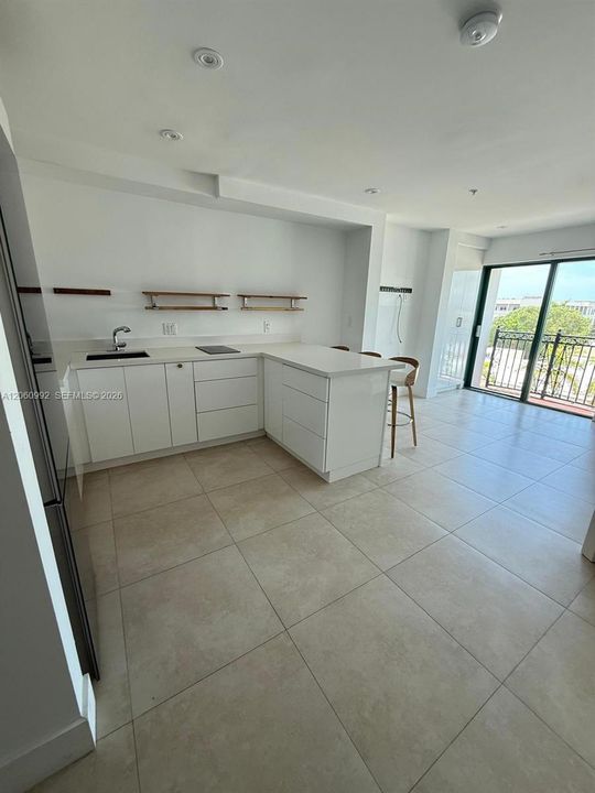 For Rent: $1,300 (0 beds, 1 baths, 350 Square Feet)
