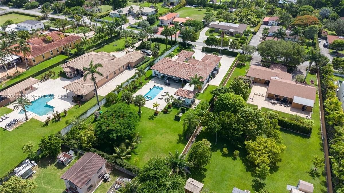 На продажу: $3,350,000 (6 спален, 6 ванн, 4014 Квадратных фут)