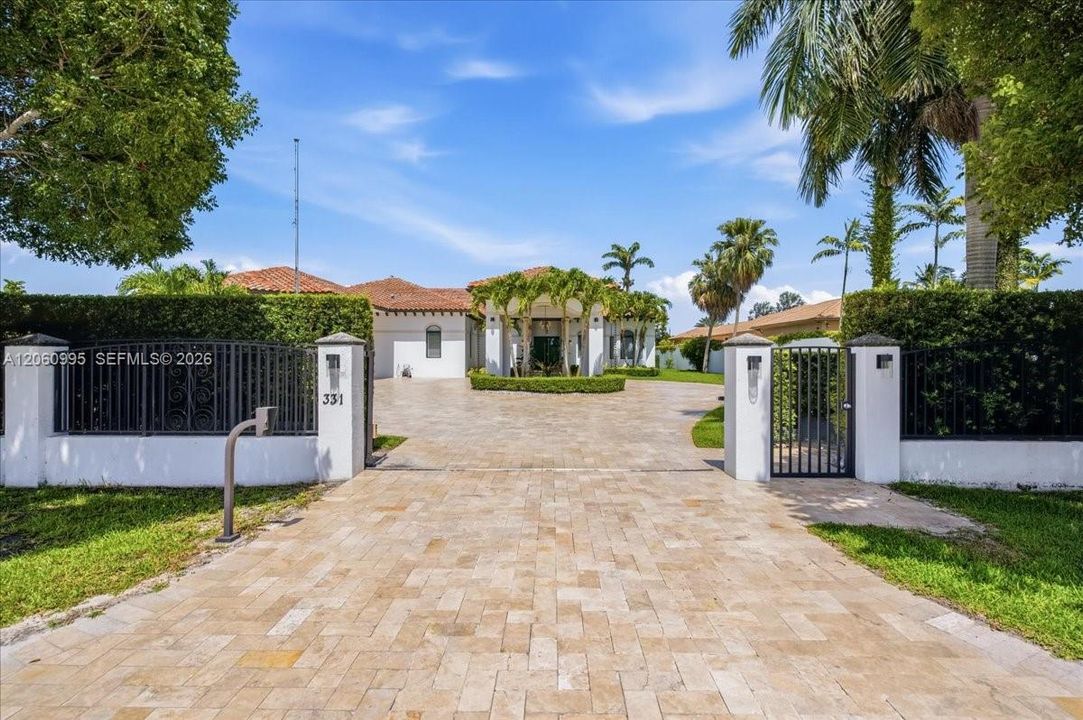 На продажу: $3,350,000 (6 спален, 6 ванн, 4014 Квадратных фут)