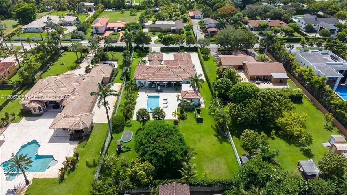 На продажу: $3,350,000 (6 спален, 6 ванн, 4014 Квадратных фут)