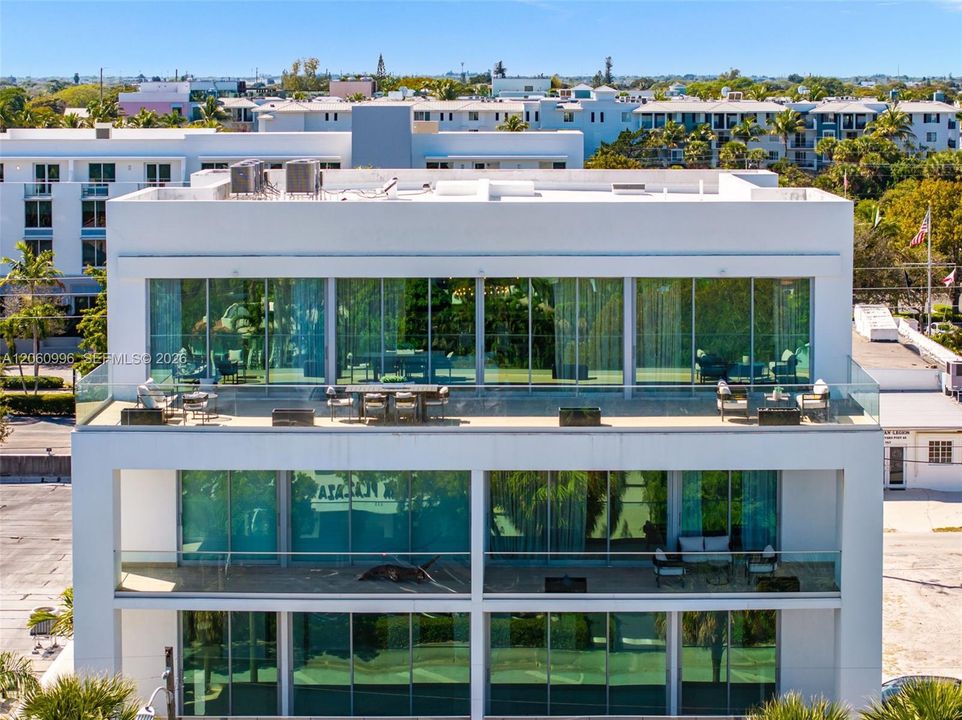 На продажу: $10,950,000 (12 спален, 12 ванн, 0 Квадратных фут)