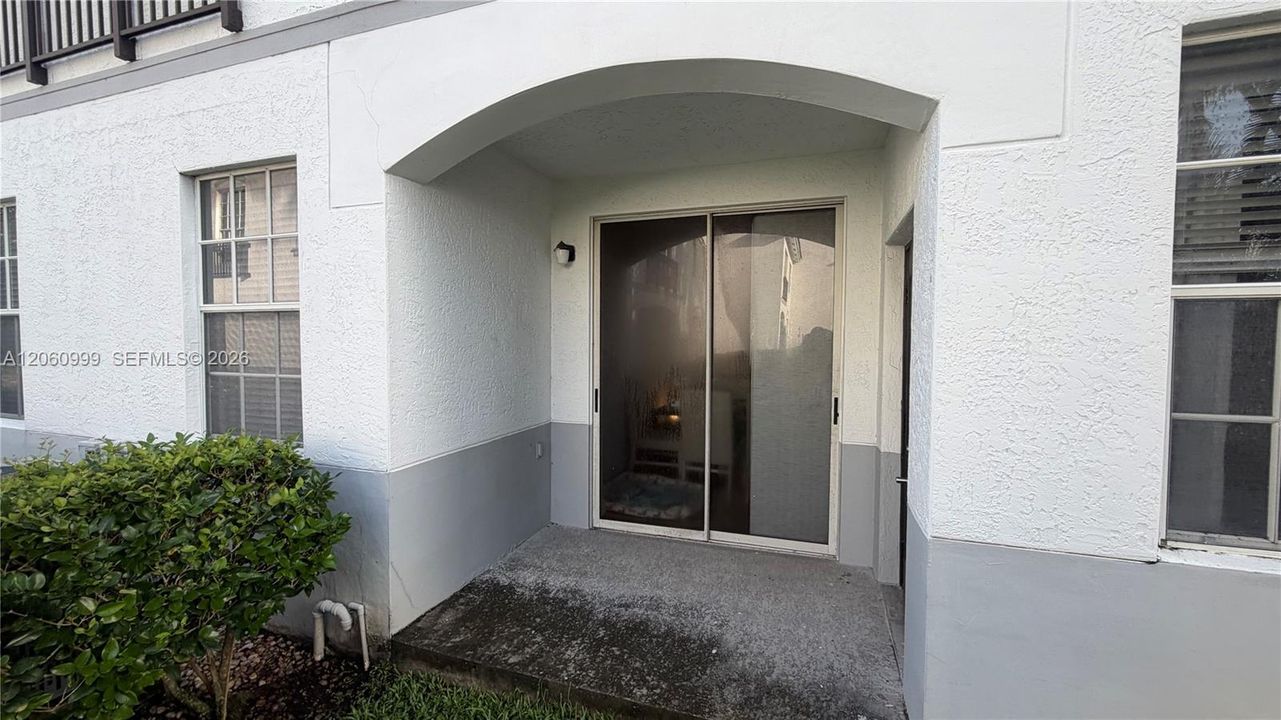 В аренду: $2,300 (2 спален, 1 ванн, 1068 Квадратных фут)