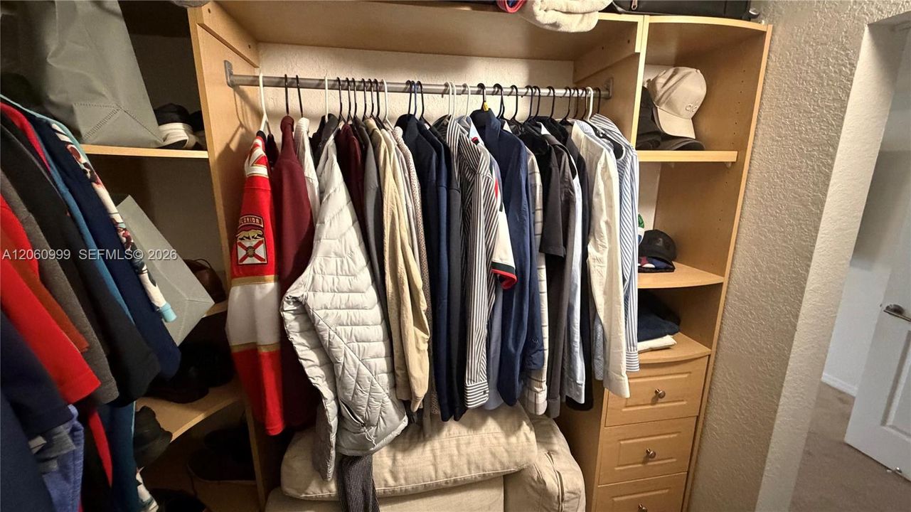 В аренду: $2,300 (2 спален, 1 ванн, 1068 Квадратных фут)