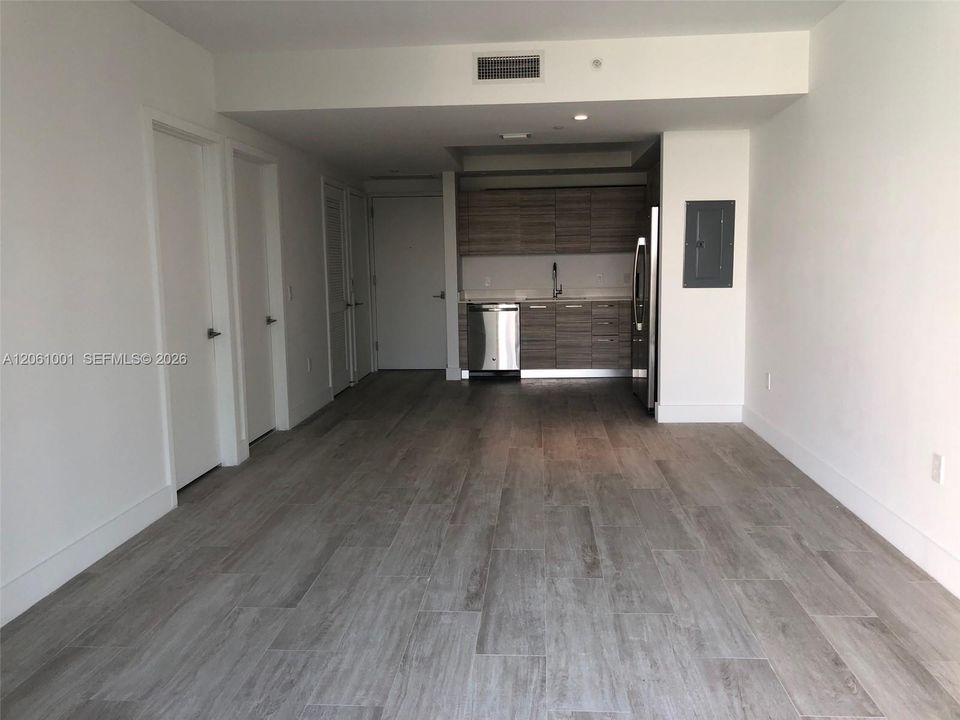 В аренду: $4,500 (2 спален, 2 ванн, 982 Квадратных фут)