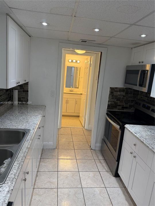В аренду: $2,300 (2 спален, 2 ванн, 1428 Квадратных фут)
