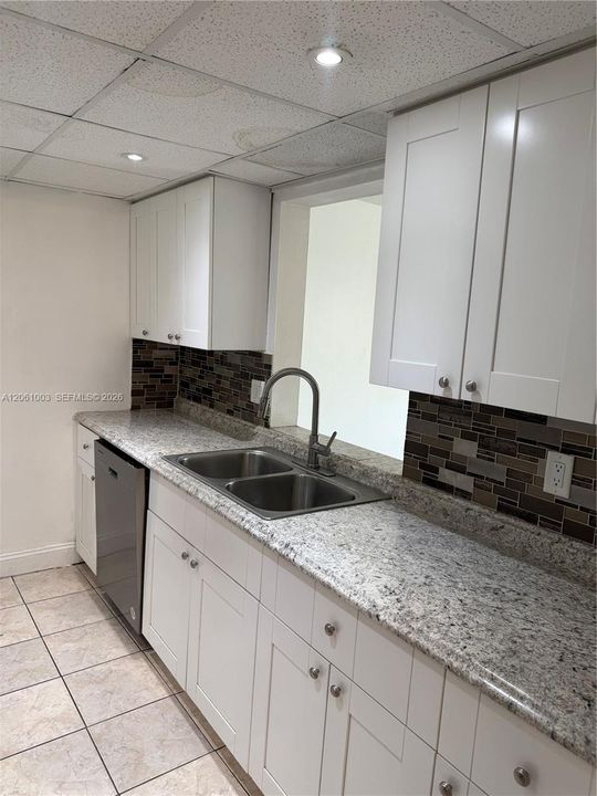 В аренду: $2,300 (2 спален, 2 ванн, 1428 Квадратных фут)