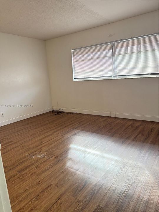 В аренду: $2,300 (2 спален, 2 ванн, 1428 Квадратных фут)