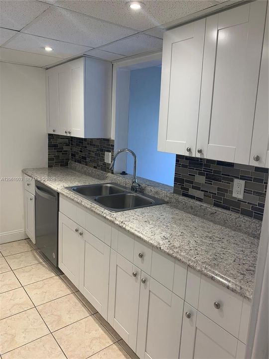 В аренду: $2,300 (2 спален, 2 ванн, 1428 Квадратных фут)