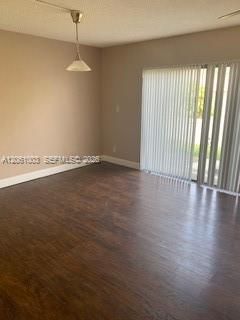 В аренду: $2,300 (2 спален, 2 ванн, 1428 Квадратных фут)