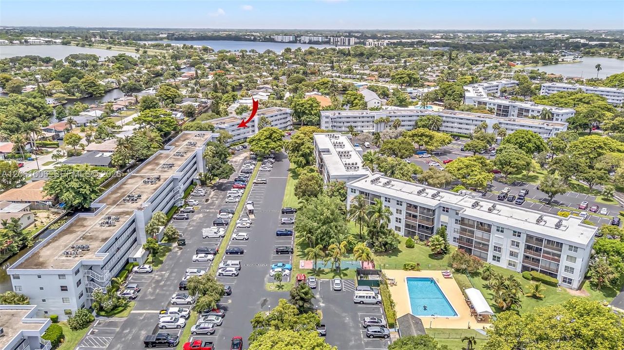 На продажу: $139,900 (2 спален, 2 ванн, 975 Квадратных фут)