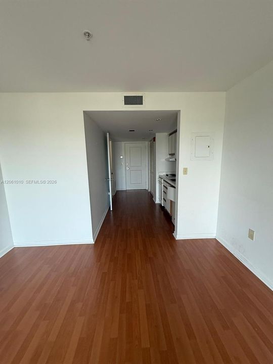 В аренду: $1,250 (0 спален, 1 ванн, 450 Квадратных фут)