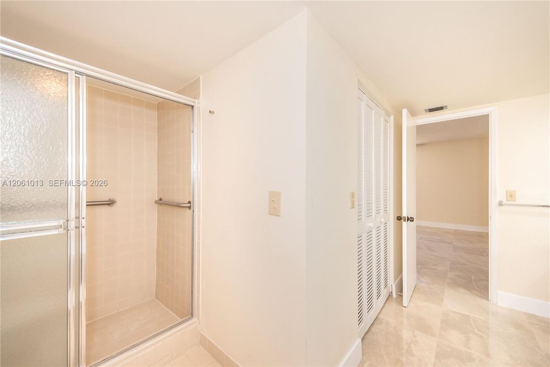 В аренду: $4,500 (2 спален, 2 ванн, 1595 Квадратных фут)